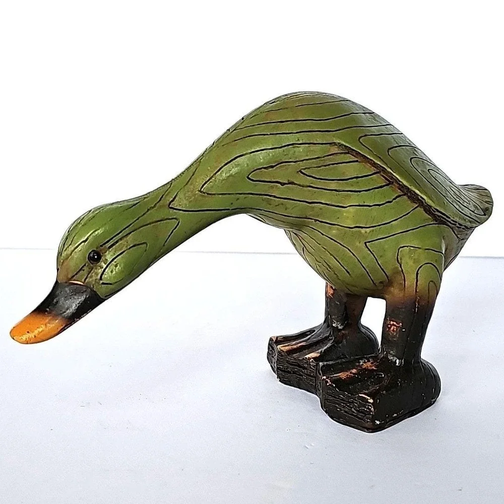 Vintage Wood Look Green Duck Figure Figurine Rustic Resin Distressed 1915 - Picture 1 of 10